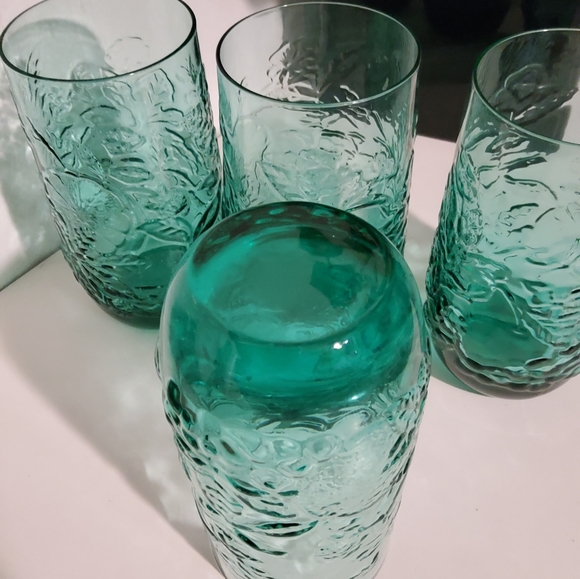 Vintage Indiana Glass Drinking Glasses, set of 4 - Picture 5 of 5